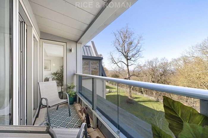 2 Bedroom Flat For Sale In Audley Coopers Hill, Englefield Green, TW20