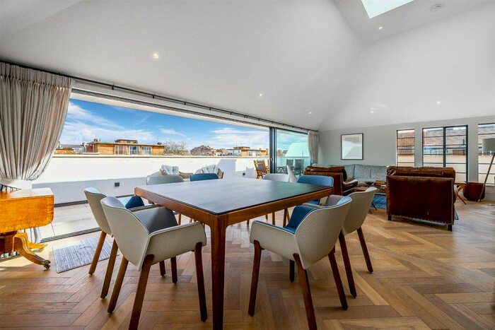 3 Bedroom Flat To Rent In Hamilton Court, Maida Vale, W9