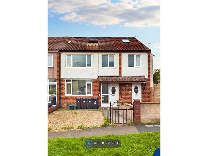 1 Bedroom Flat To Rent In Pendennis Road, Bristol, BS16