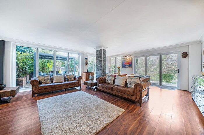 5 Bedroom Detached House To Rent In Hadrian Way, Chilworth, Southampton, Hampshire, SO16