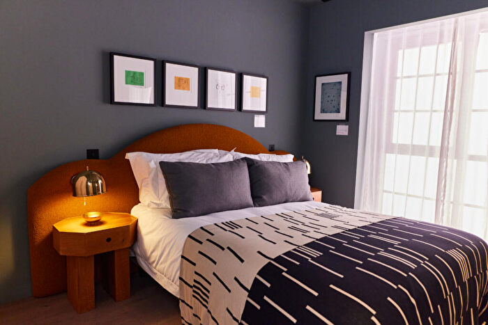 2 Bedroom Apartment For Sale In The Founding, Canada Water, SE16