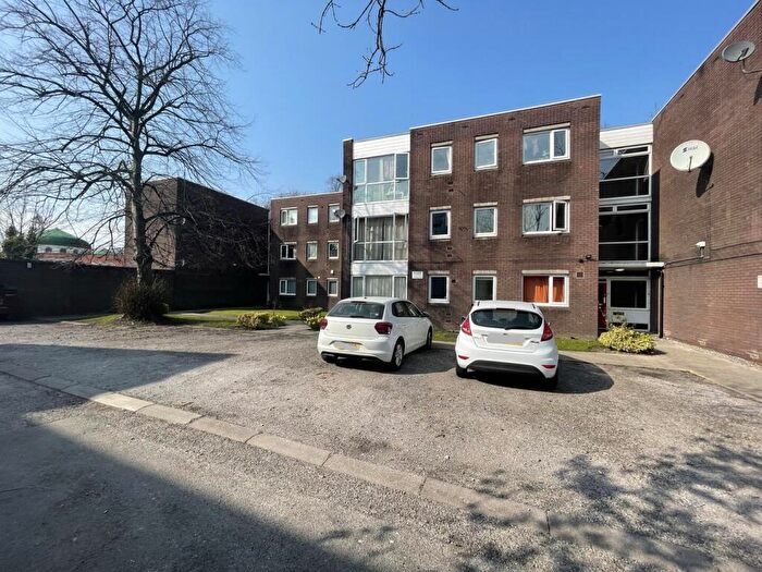 1 Bedroom Apartment To Rent In Martin House, Victoria Park, £pcm, M14