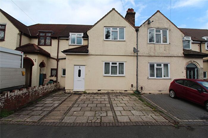 3 Bedroom Detached House To Rent In Burnham Road, Romford, RM7