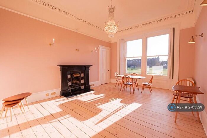 4 Bedroom Flat To Rent In Glengyle Terrace, Edinburgh, EH3