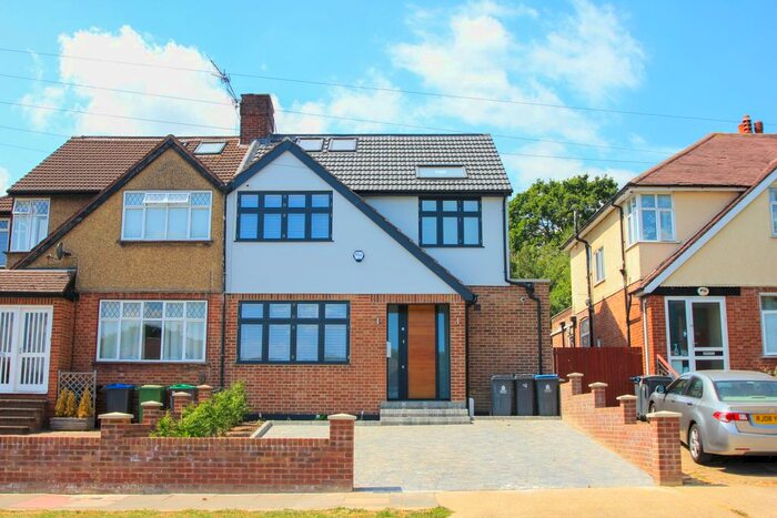 4 Bedroom Semi-Detached House To Rent In Southwood Drive, Tolworth, Surbiton, KT5