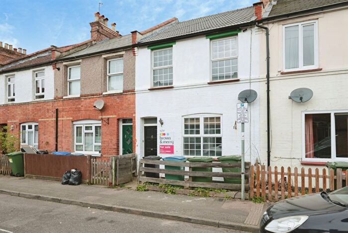 3 Bedroom Terraced House For Sale In Chester Road, Watford, WD18