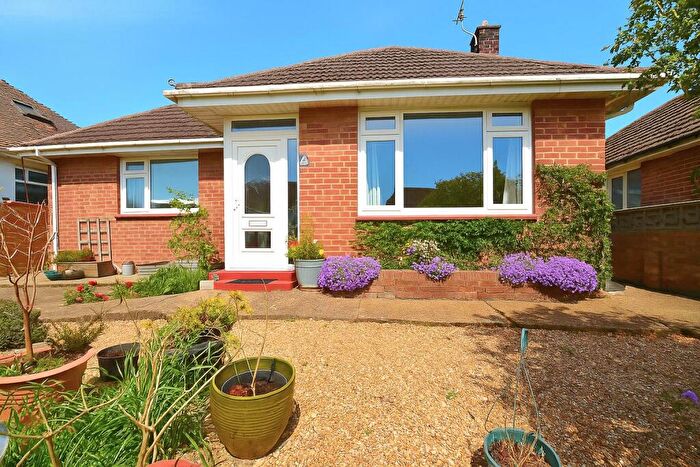 2 Bedroom Detached Bungalow For Sale In Close To Cliff Path * Lake, PO36