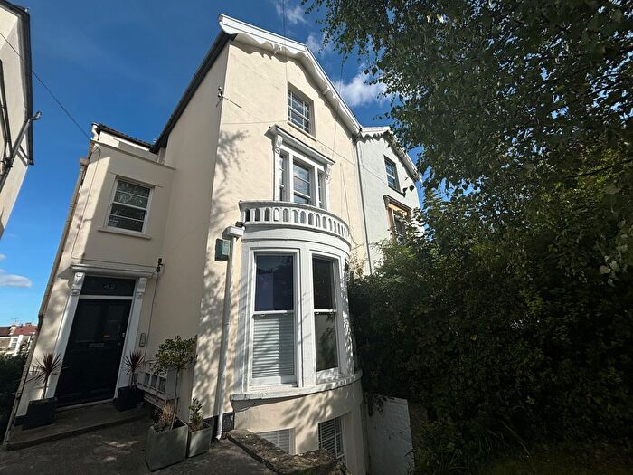 2 Bedroom Flat To Rent In Hampton Park, Bristol, BS6