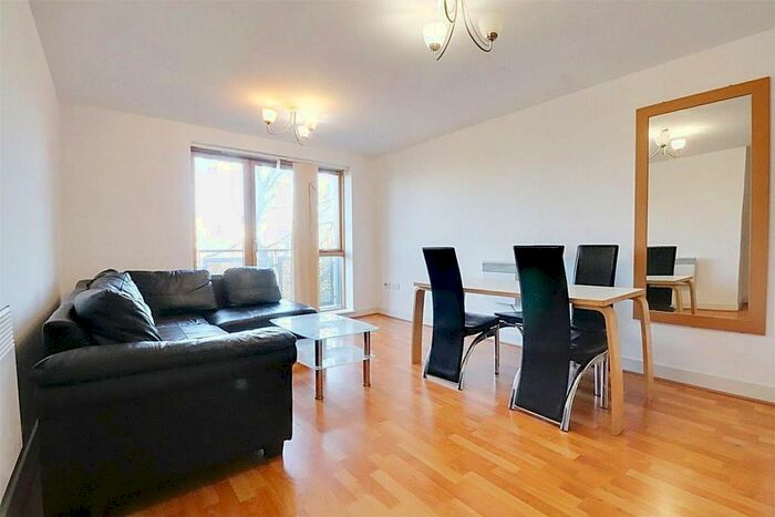 2 Bedroom Flat To Rent In Meath Crescent, London, E2