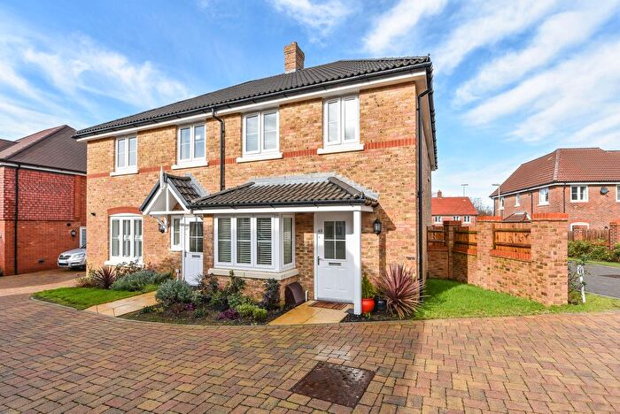 3 Bedroom Semi Detached House For Sale In Rudgard Way, Liphook, Hampshire, GU30