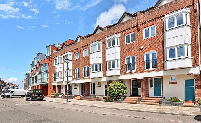3 Bedroom Terraced House For Sale In Broad Street, Old Portsmouth, PO1