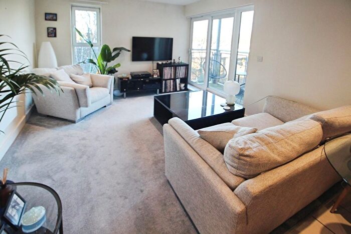 2 Bedroom Flat For Sale In Palatine Road, Manchester, M22