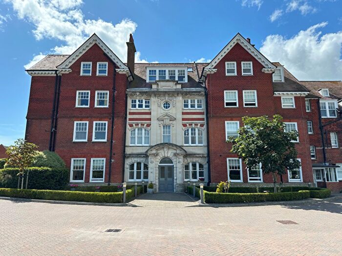 2 Bedroom Flat To Rent In Eversley Park, Folkestone, CT20