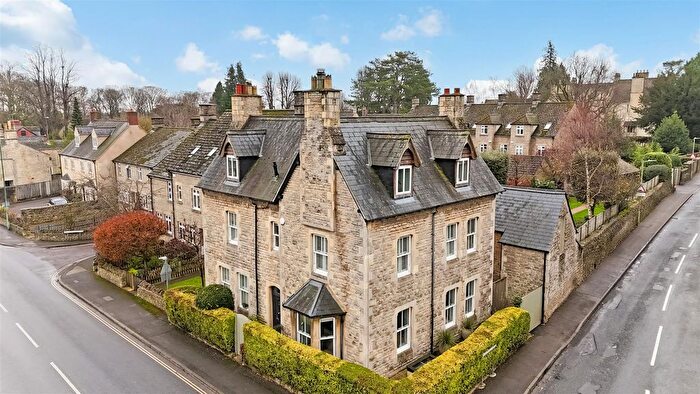 5 Bedroom Detached House For Sale In Chesterton Lane, Cirencester, GL7