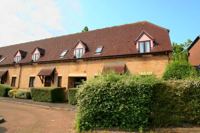 1 Bedroom Flat To Rent In Canvey Walk, Springfield, CM1