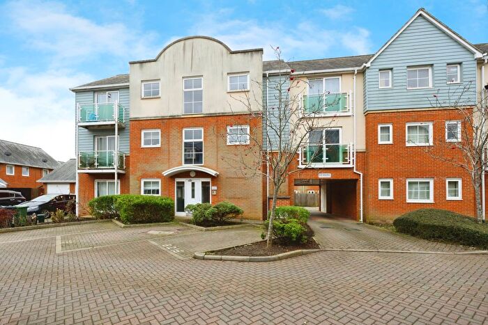 1 Bedroom Flat For Sale In Reynolds Avenue, Redhill, Surrey, RH1