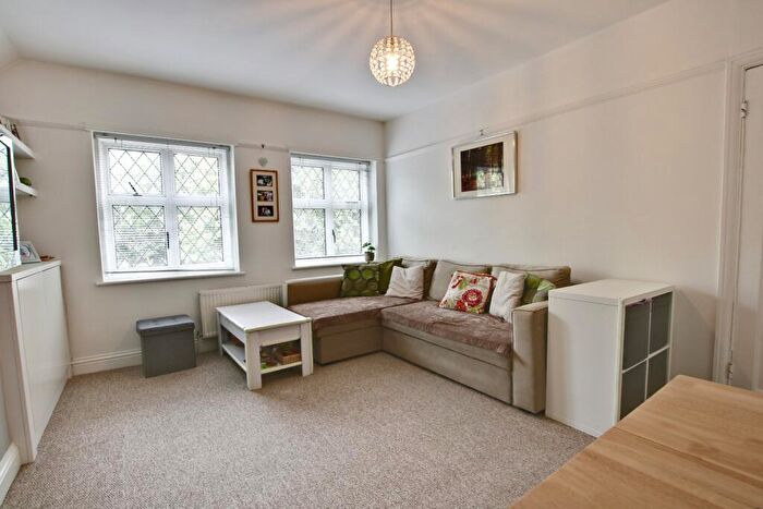 1 Bedroom Flat To Rent In Ravenswood Crescent, BR4