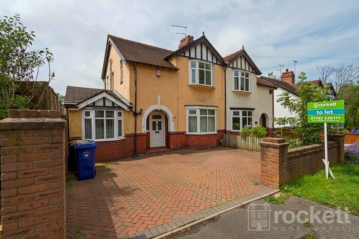 4 Bedroom Semi-Detached House To Rent In Pilkington Avenue, The Westlands, Newcastle Under Lyme, Staffordshire, ST5