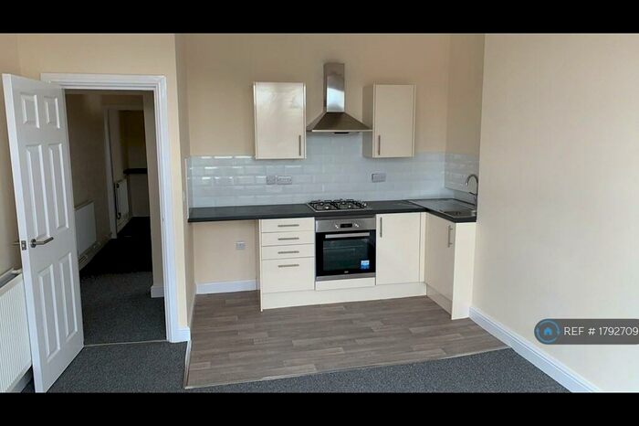 Studio To Rent In South Parade, Pensarn, LL22