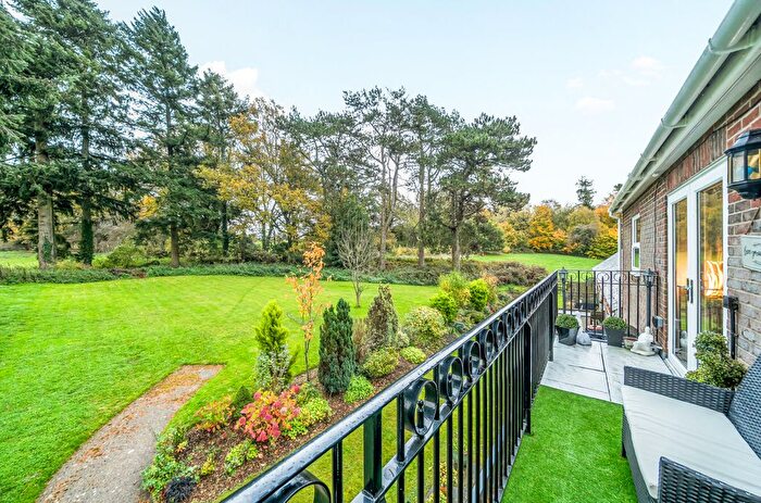 2 Bedroom Flat For Sale In Lymington Bottom, Four Marks, Alton, Hampshire, GU34