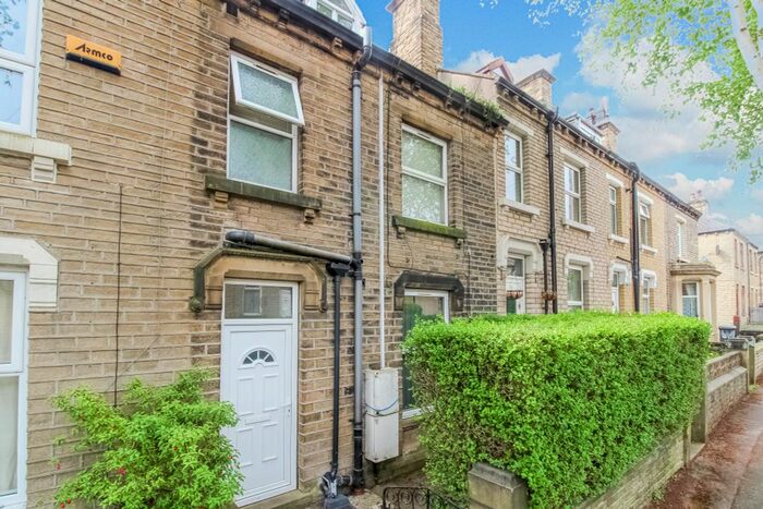 1 Bedroom Flat To Rent In Grasscroft Road, Marsh, Huddersfield, HD1