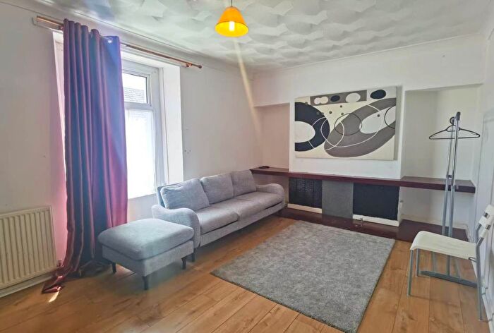 3 Bedroom Flat To Rent In Rodney Street, Swansea, SA1