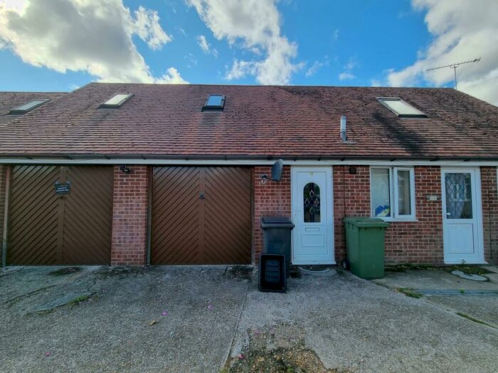1 Bedroom Apartment To Rent In Frith Lane End, Wickham, Fareham, PO17