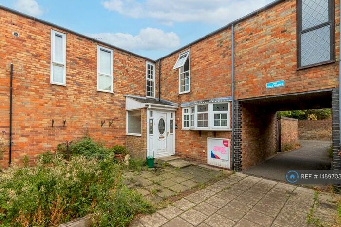 5 Bedroom Terraced House To Rent In Gardenia Court, Basildon, SS15