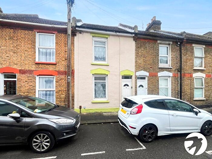 3 Bedroom Terraced House To Rent In Southill Road, Chatham, Kent, ME4