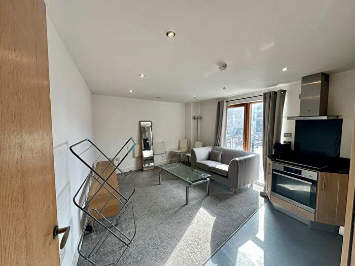 1 Bedroom Property To Rent In Mackenzie House Leeds, LS10