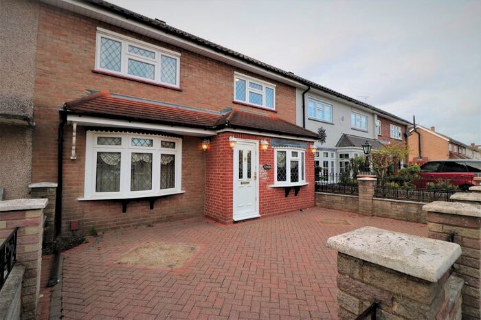 3 Bedroom Terraced House To Rent In Harlow Road, Rainham, Essex, RM13