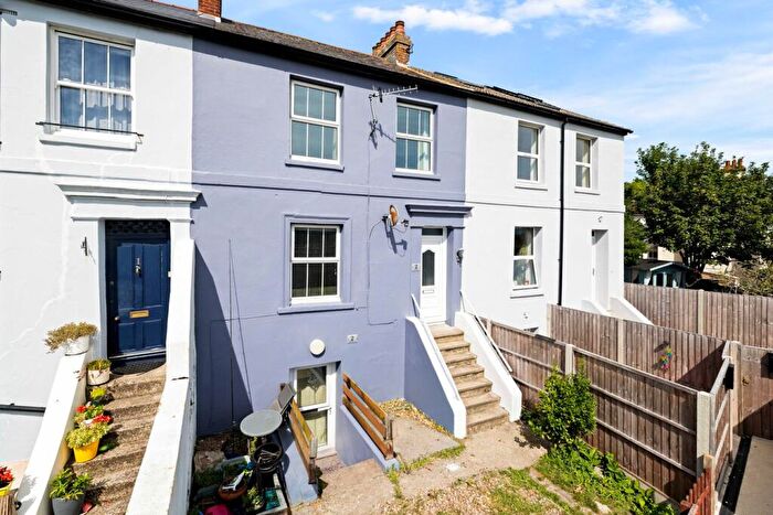 3 Bedroom Apartment To Rent In Albion Place, Hythe, CT21