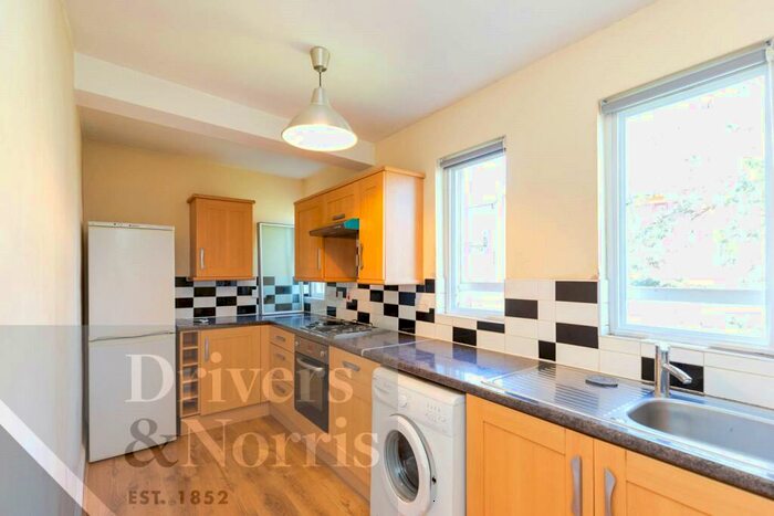 4 Bedroom Apartment To Rent In Bickerton Road, Archway, London, N19