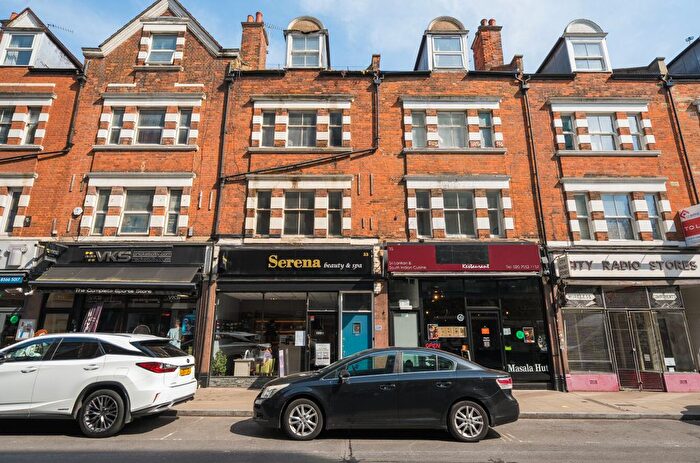 4 Bedroom Flat For Sale In Bond Street, London, W5