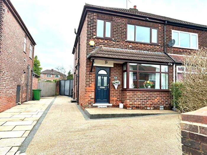 3 Bedroom Semi Detached House For Sale In Parkfield Road North, Manchester, M40