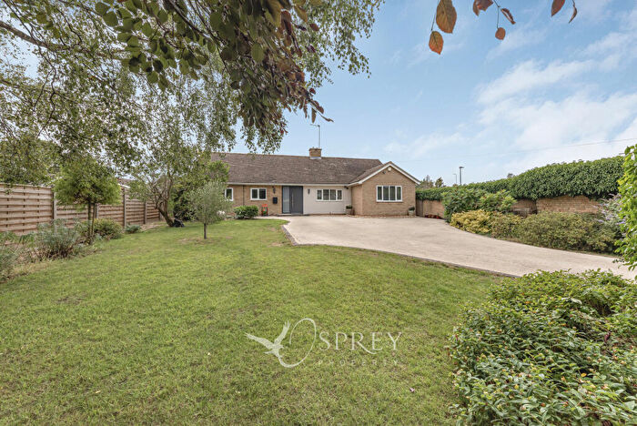 3 Bedroom Bungalow For Sale In Glapthorn Road, Oundle, Northamptonshire, PE8