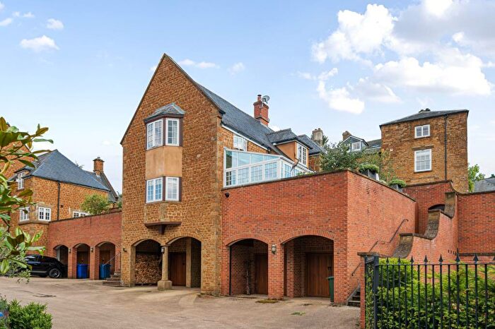 2 Bedroom Semi-Detached House For Sale In Sibford Ferris, Oxfordshire, OX15