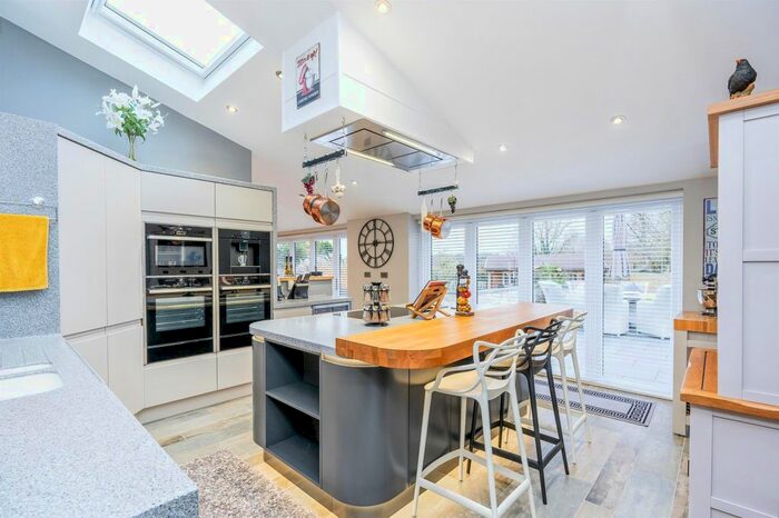 4 Bedroom Detached House For Sale In Salisbury Road, Sherfield English, Romsey, SO51