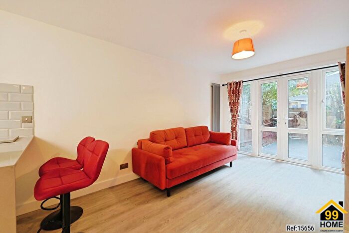 1 Bedroom Flat To Rent In Castleford Court, London, NW8