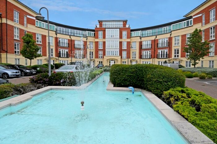 3 Bedroom Flat To Rent In Trevelyan Court Windsor, SL4