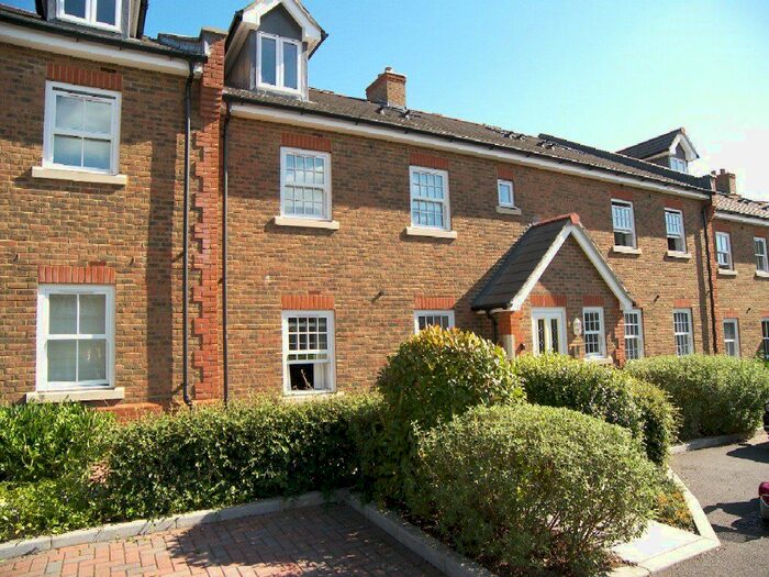 2 Bedroom Flat To Rent In Eastgate Mews, Brighton Road, Horsham RH13