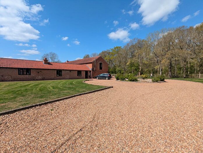 3 Bedroom Barn Conversion To Rent In Rushden Road, Bedford, MK44