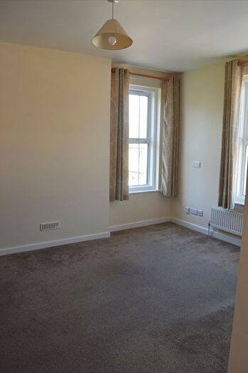 1 Bedroom Flat To Rent In High Street, Honiton, Devon, EX14