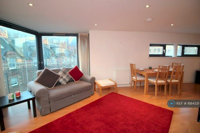 2 Bedroom Flat To Rent In Belford Road, Edinburgh, EH4