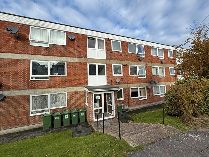 2 Bedroom Flat To Rent In Kings Avenue, BN21