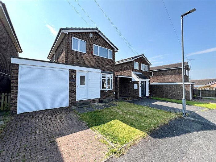 3 Bedroom Detached House To Rent In East Dale Close, Hemsworth, WF9