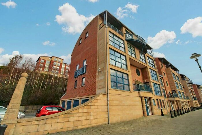 2 Bedroom Flat To Rent In Mariners Wharf, Quayside, Newcastle Upon Tyne, Tyne And Wear, NE1
