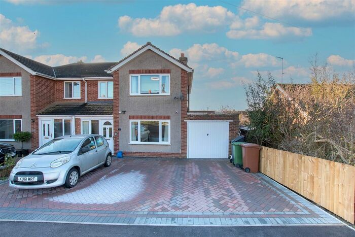 3 Bedroom Property To Rent In Hookhams Path, Wollaston, Wellingborough, NN29