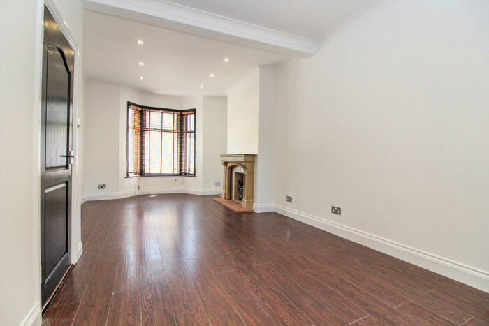 5 Bedroom Terraced House To Rent In Mathews Park Ave, Stratford, E15