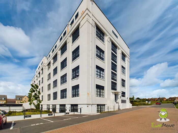 1 Bedroom Flat For Sale In Lilly Court, Fullbrook Drive, Basingstoke, Hampshire, RG21
